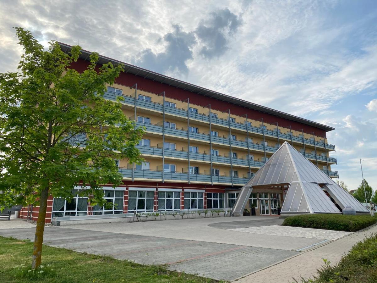 Kurhotel Pyramide Bad Windsheim Ngoại thất bức ảnh