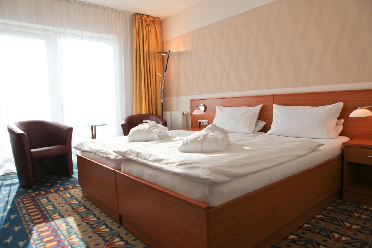 Kurhotel Pyramide Bad Windsheim Ngoại thất bức ảnh