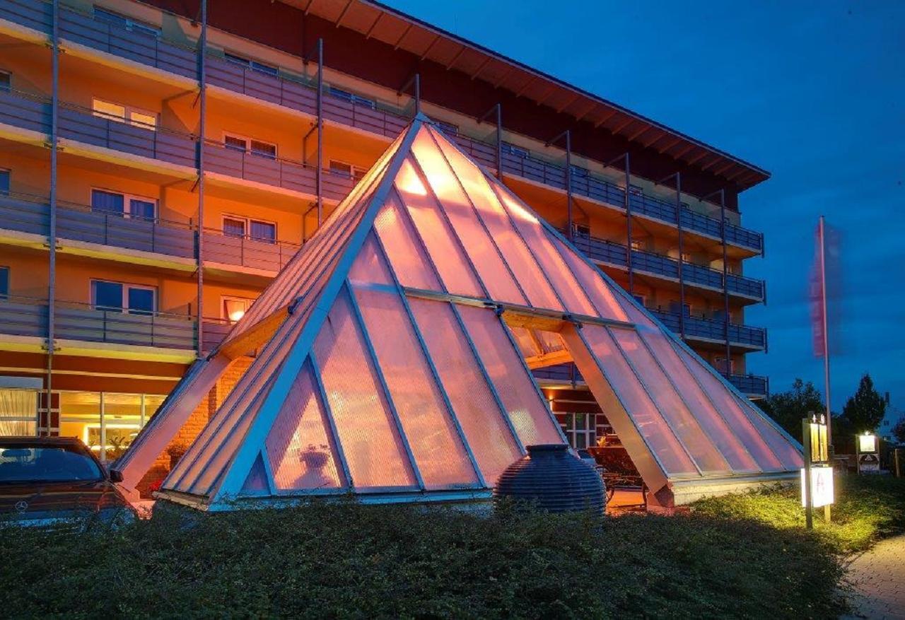 Kurhotel Pyramide Bad Windsheim Ngoại thất bức ảnh
